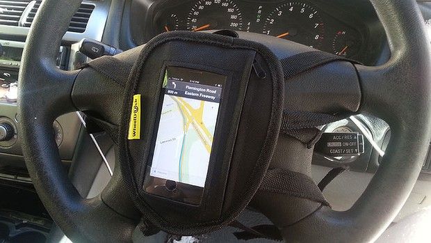 Wheeldock - Safe Steering Wheel Smartphone Holder