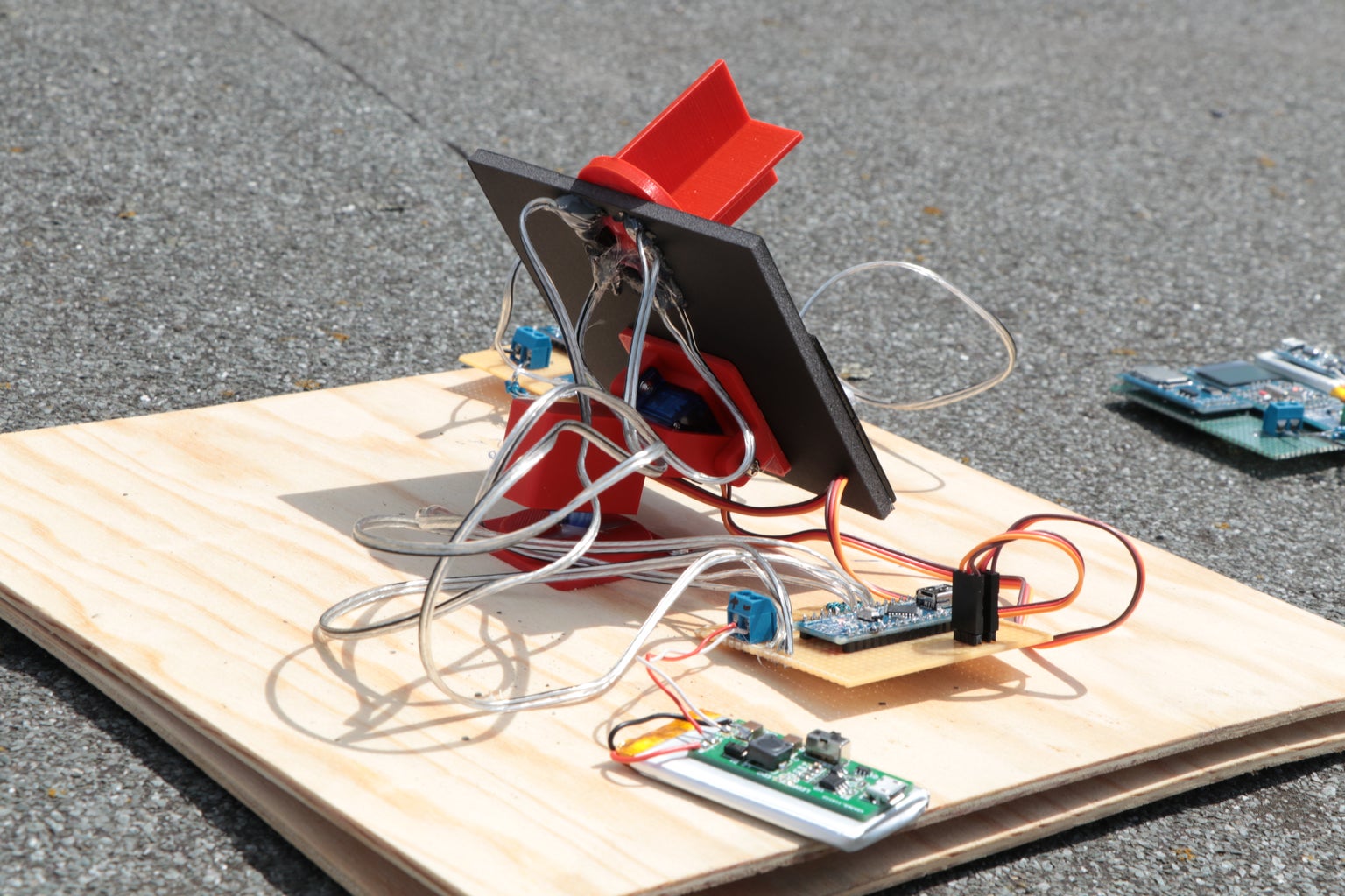 DIY Miniature Solar Tracker : 5 Steps (with Pictures) Circuit Diagram