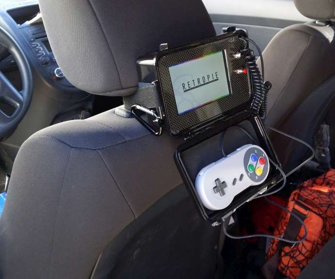 Raspberry Pi Emulator Console for the Backseat 