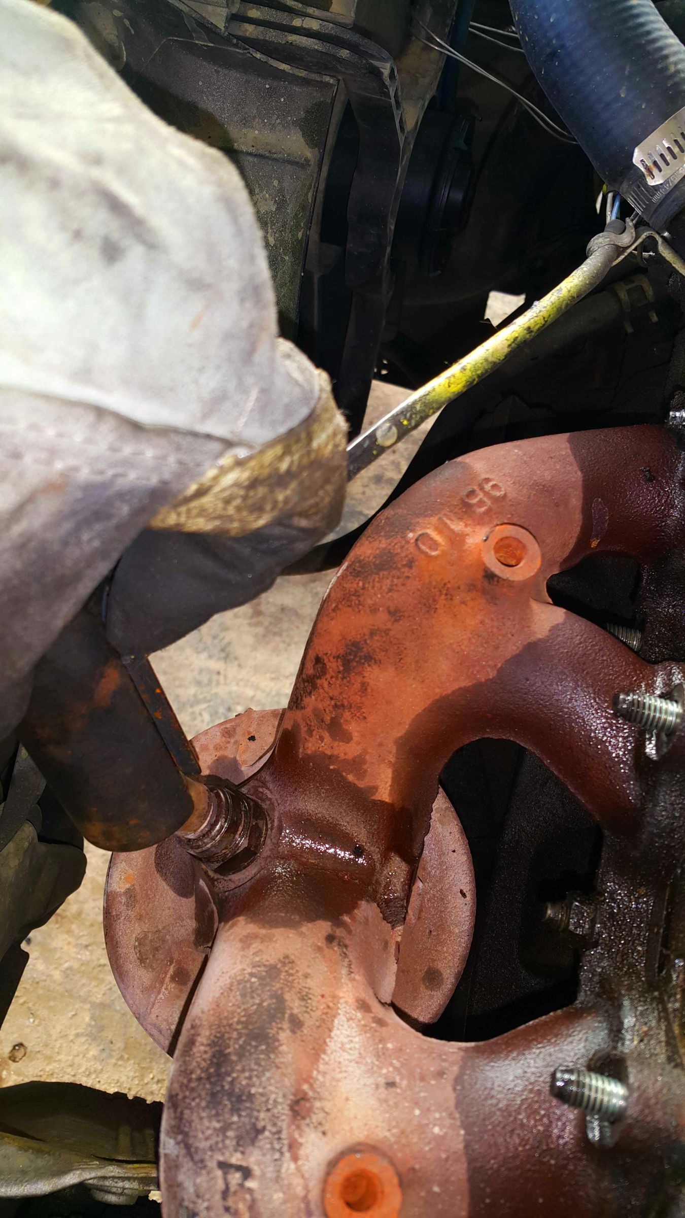 Exhaust Manifold Replacement (Honda Civic 1999 D15B Engine and EK3 Chassis)! 6 Steps (with