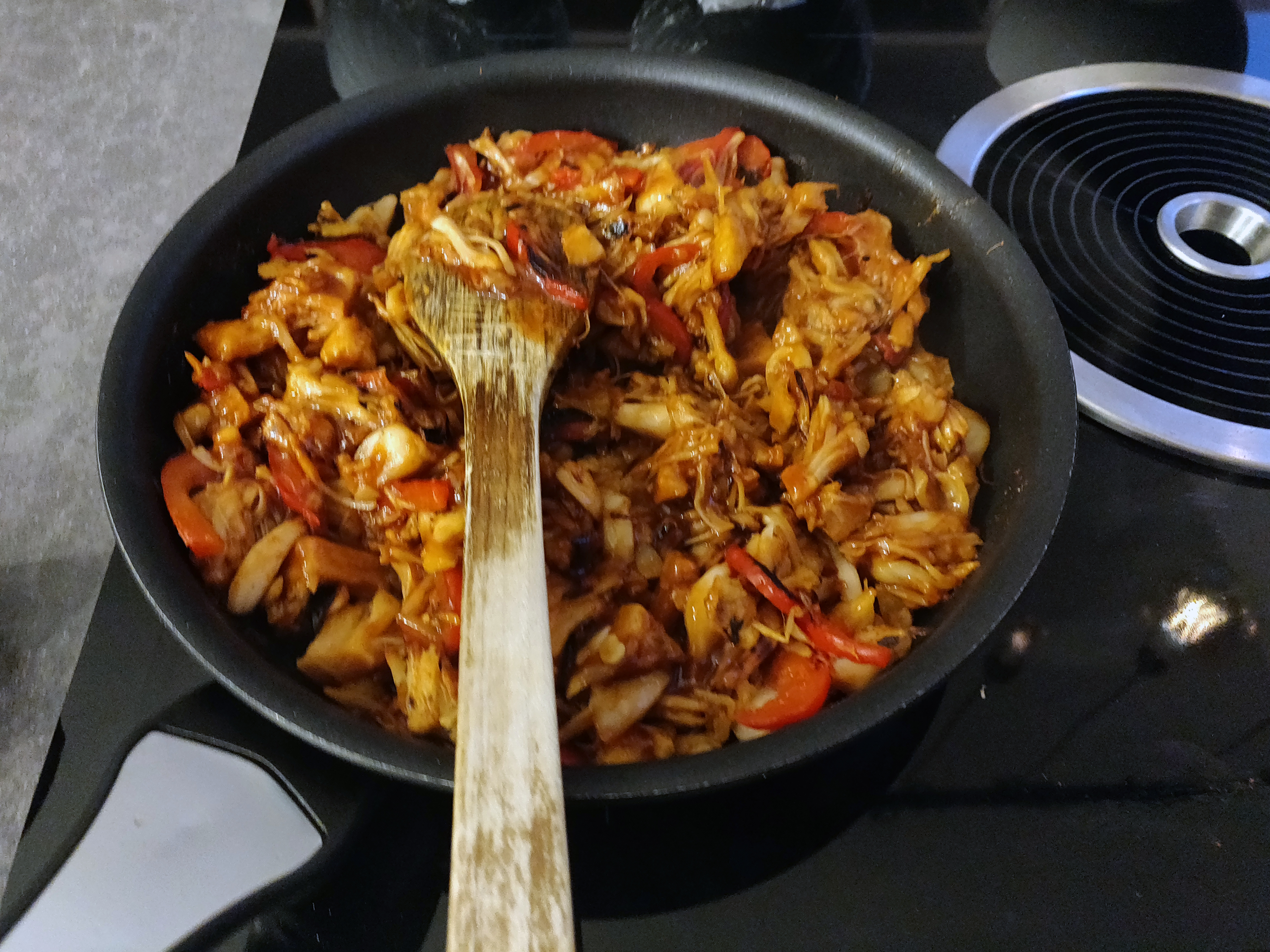 Pulled Jackfruit Sandwich With Avocado Cashew Spread 4 Steps (with