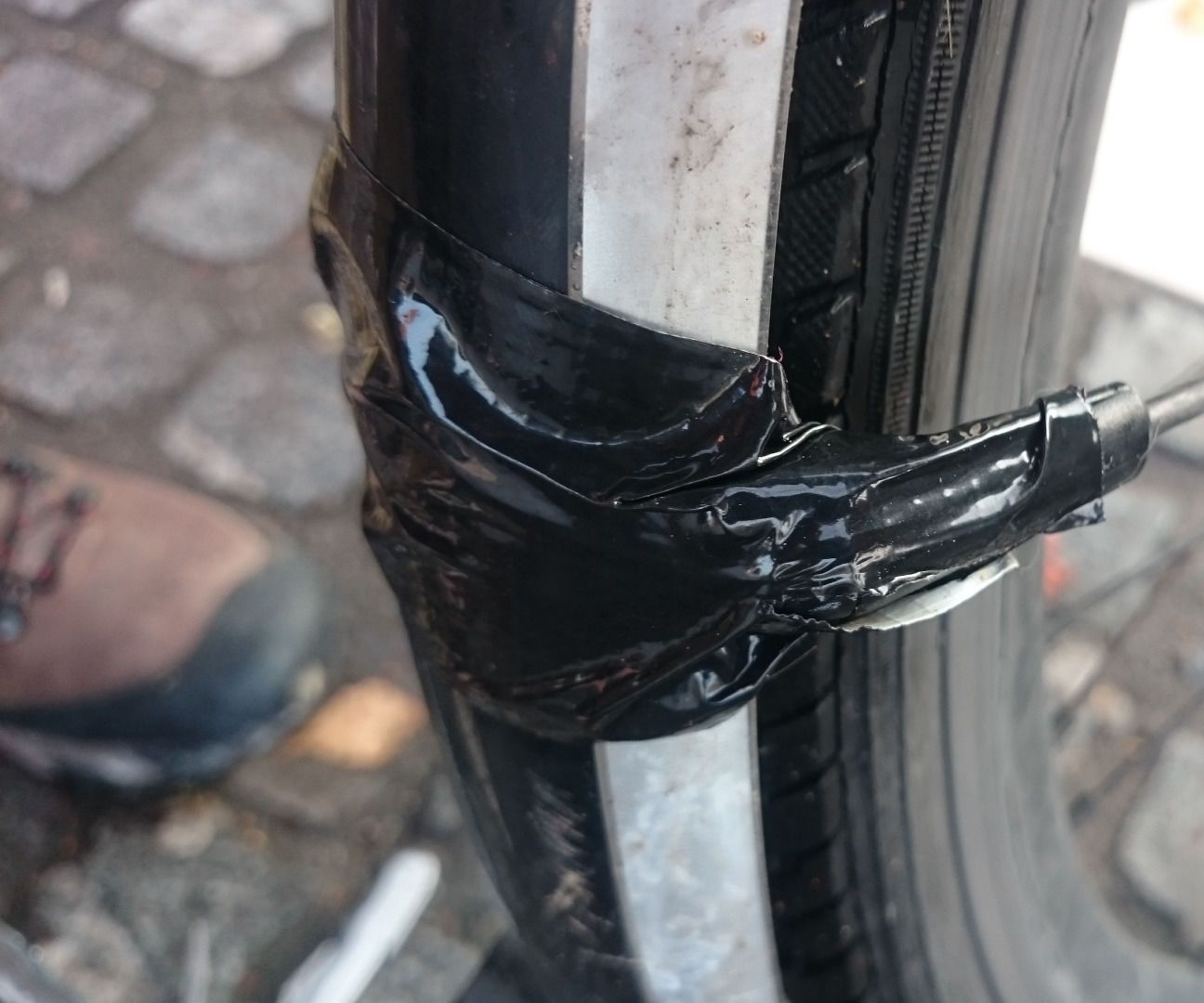 Repair Your Bike's Mudguard Holder With Duckttape
