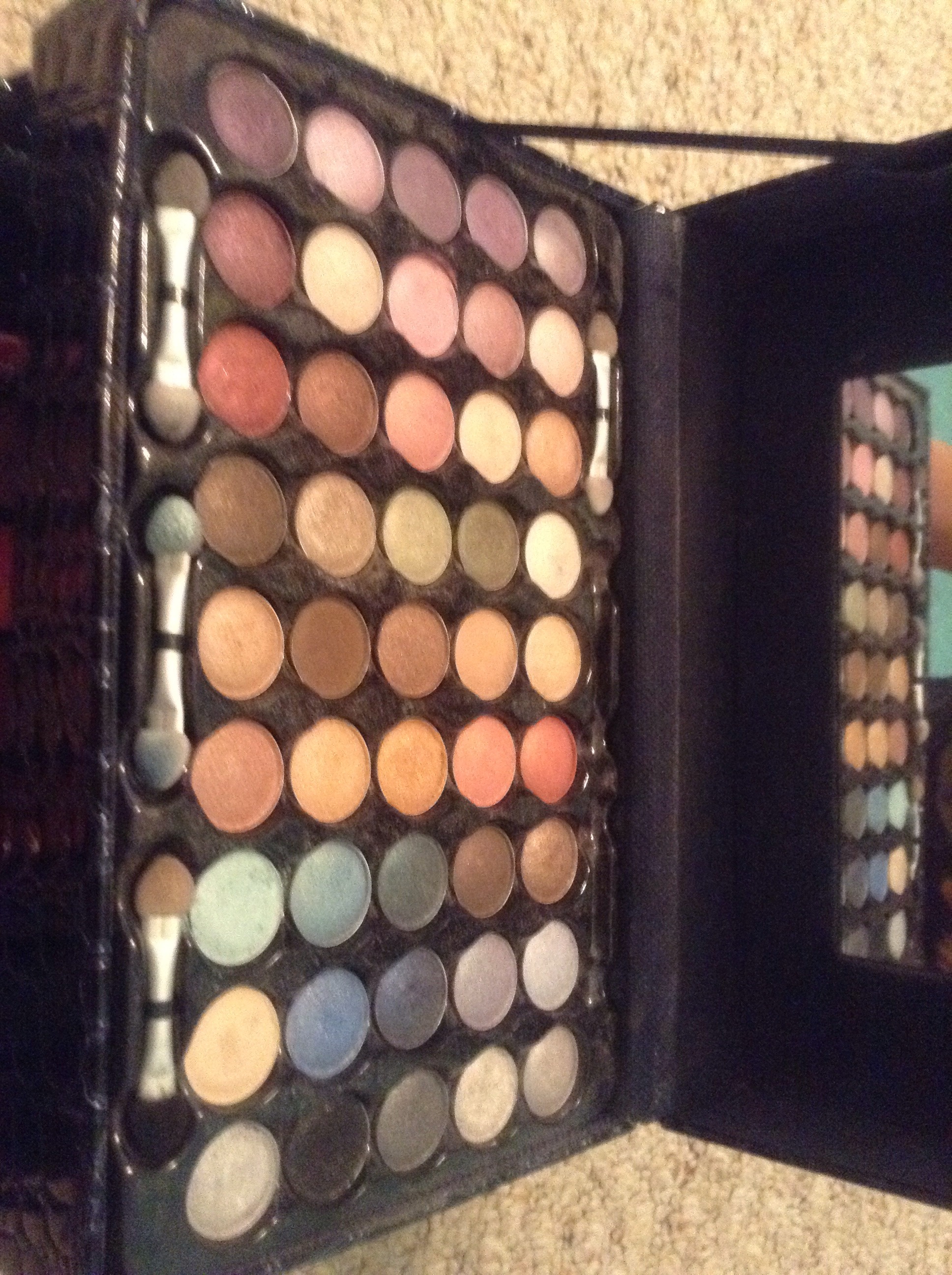 •DIY•EyeShadow Lips•