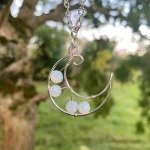 How to Make a Crescent Moon Pendant Using Wire