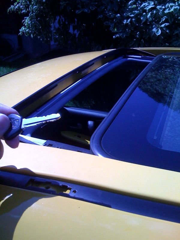 2002 Mazda Protege5 Mod - Sunroof Always On