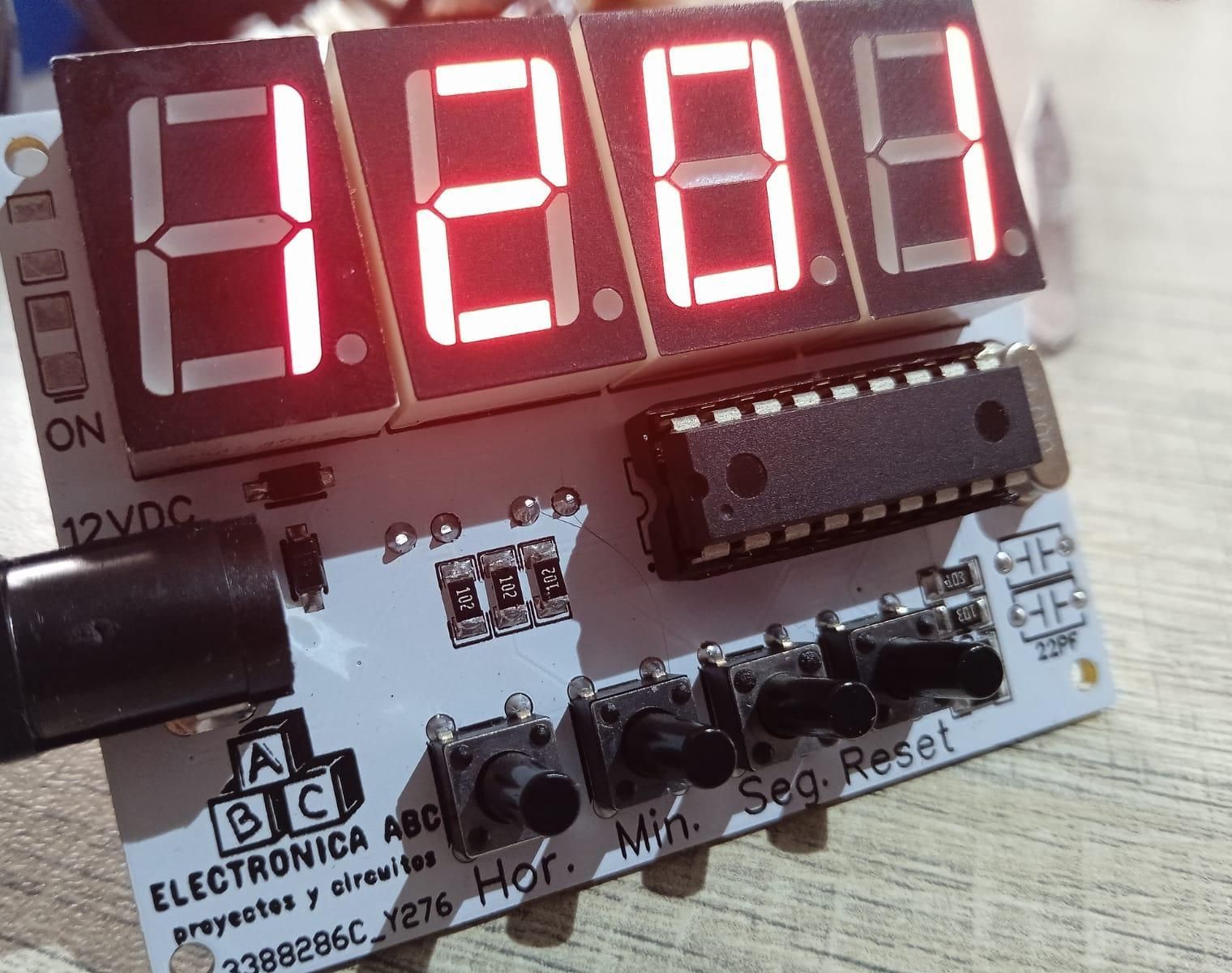 DIGITAL CLOCK PIC 16F84A