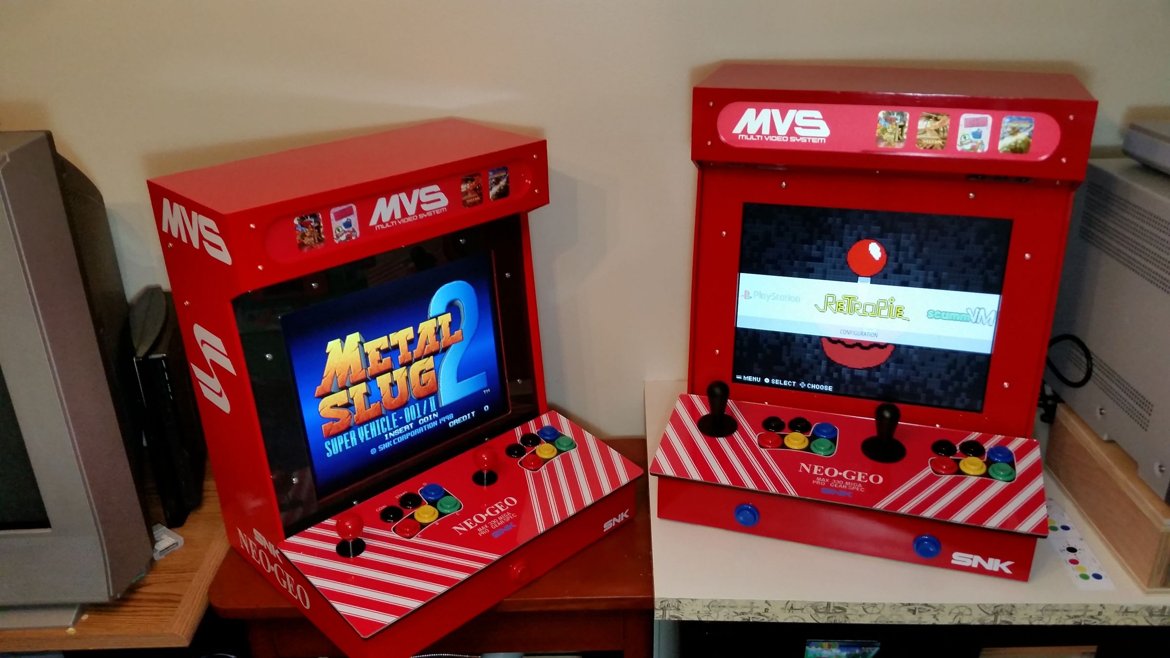 Desktop Raspberry Pi Arcade With a Discarded 17