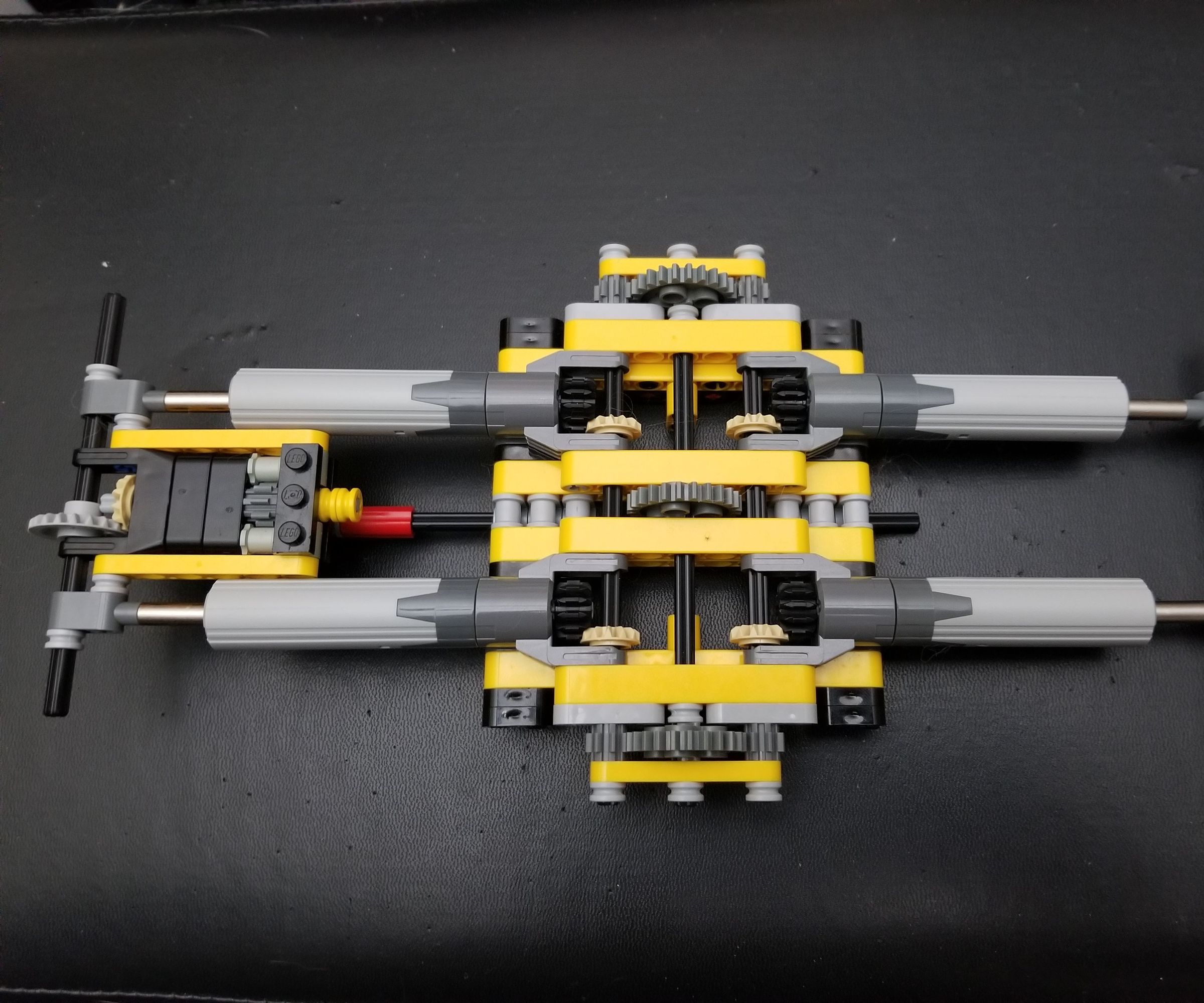 Lego Technic Back to Back Double Actuator Build
