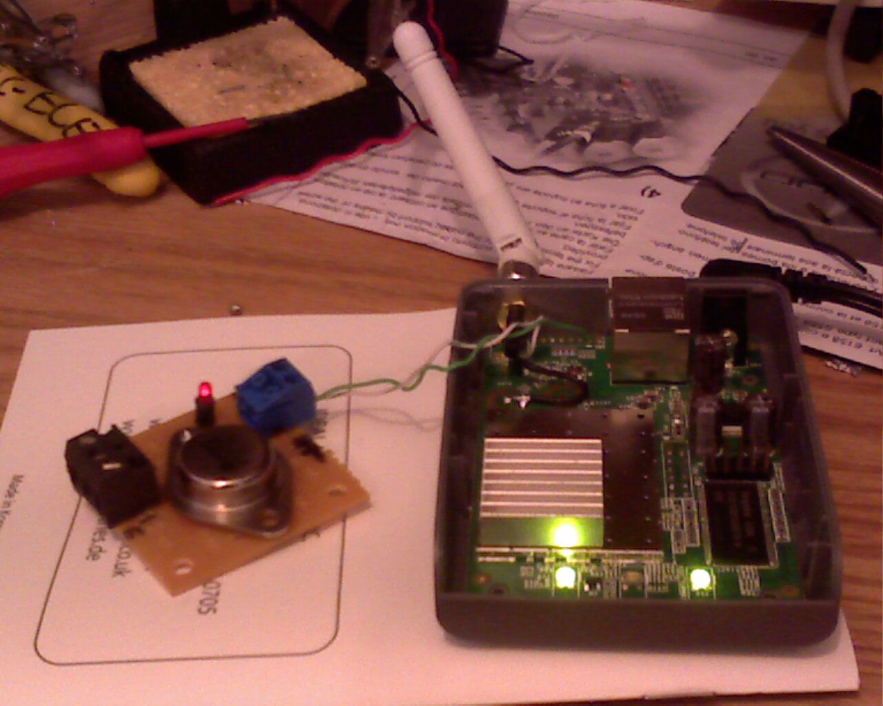  f.i.c.s. - Fonera Internet Controlled Switch (ON/OFF)
