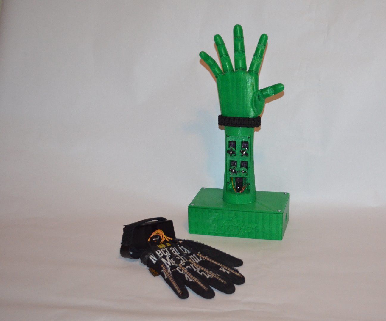 3D Printed Hand Wireless Glove Control 