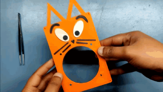 Adding Facial Features on 3D Enclosure