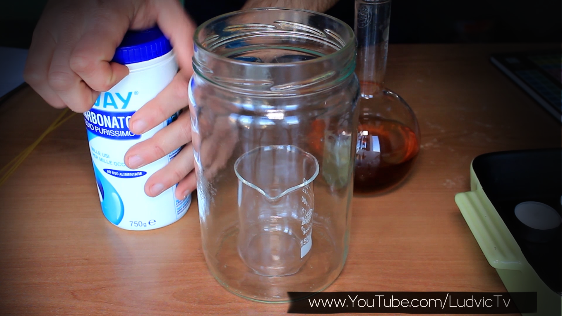 Carbon Dioxide VS Candle Experiment 1/14 Quarantine Instructables