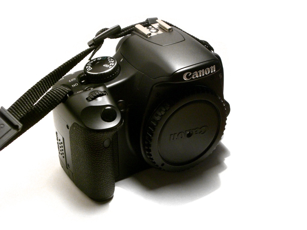 Simple Pinhole for SLR Camera