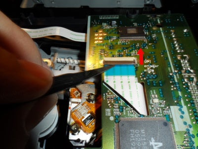 Retirar Unidad Óptica / Remove Optical Drive