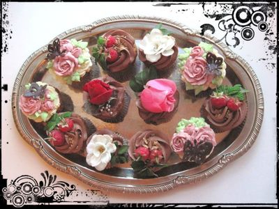 A Woman's Dream Cupcakes + Decorating Tips