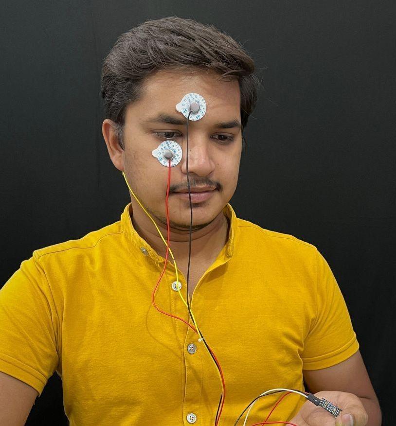 Visualizing Electrical Impulses of Eyes (EOG) Using BioAmp EXG Pill 8