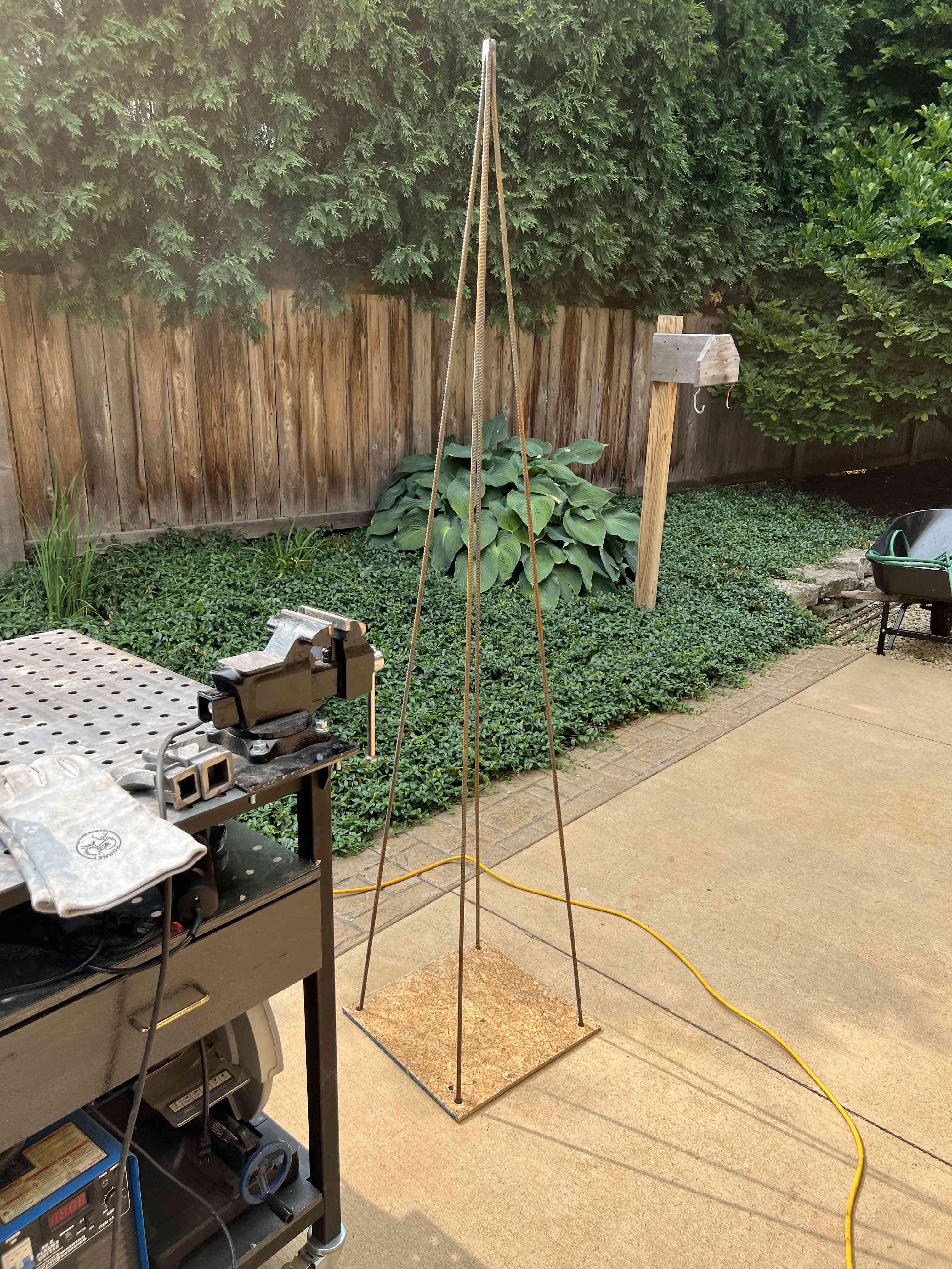 Garden Obelisk/Trellis Made From Rebar 9 Steps (with Pictures