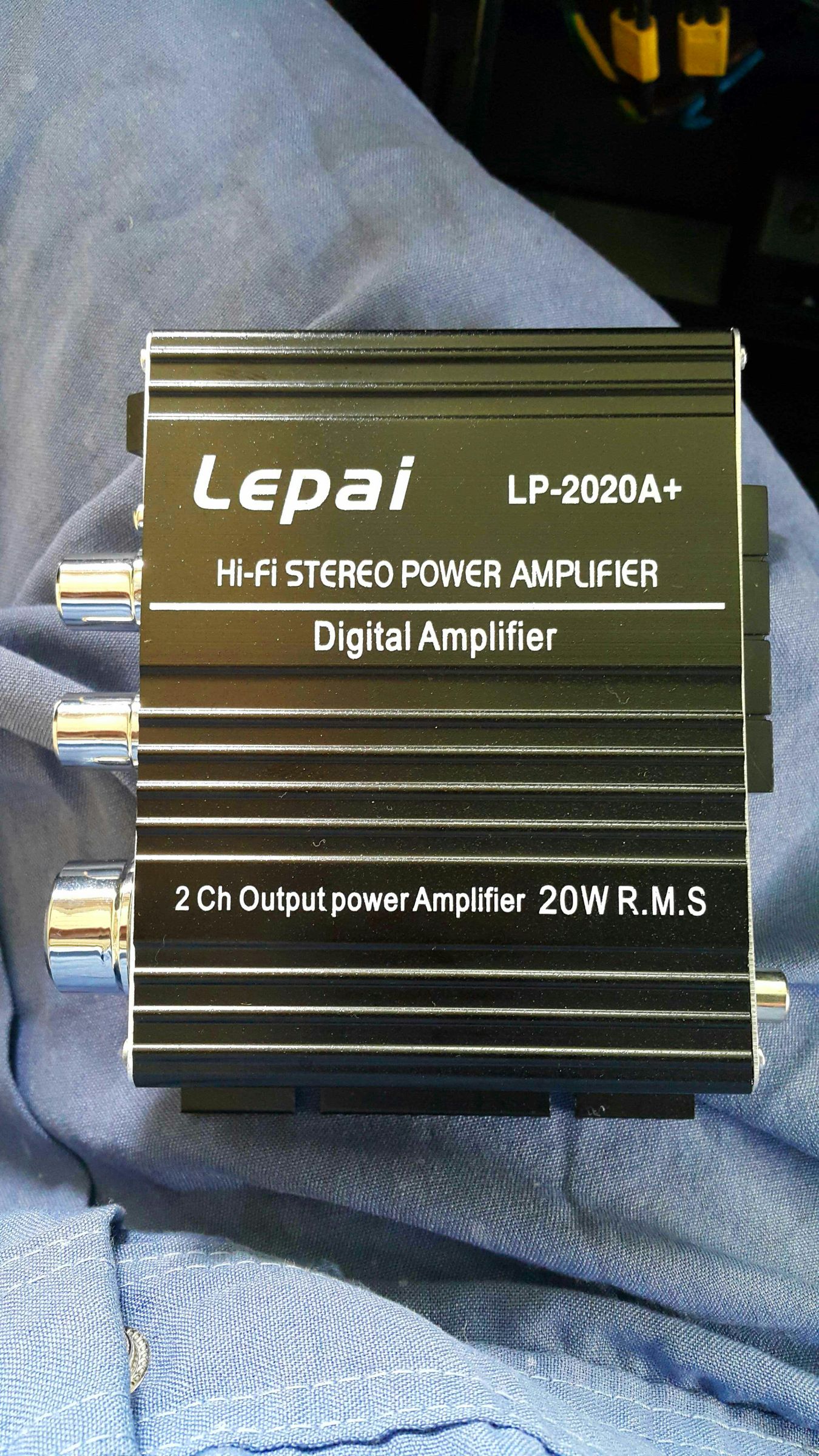 Replacing My Car Deck With a Lepai Amplifier. 
