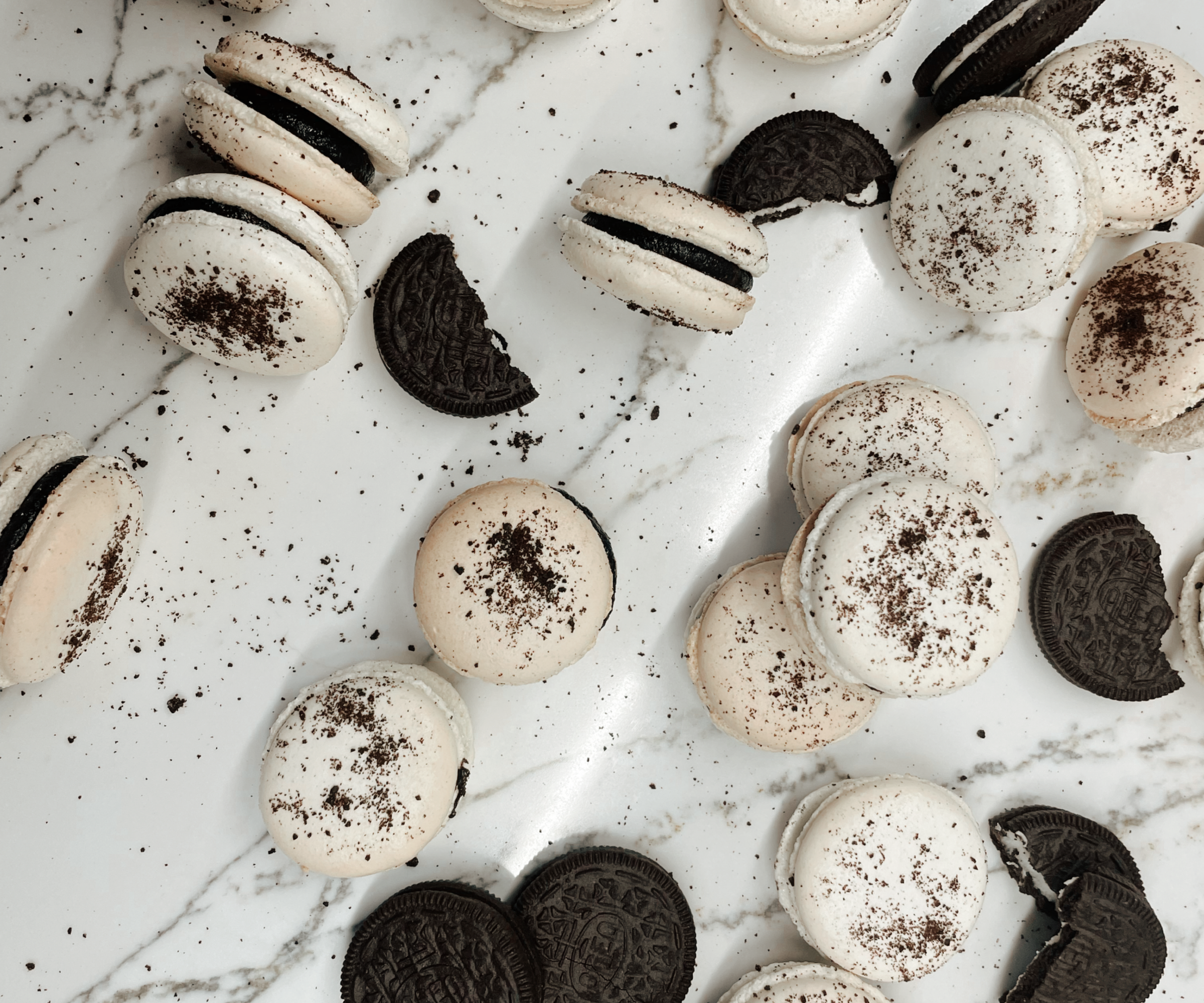Oreo Macarons in 10 Steps 