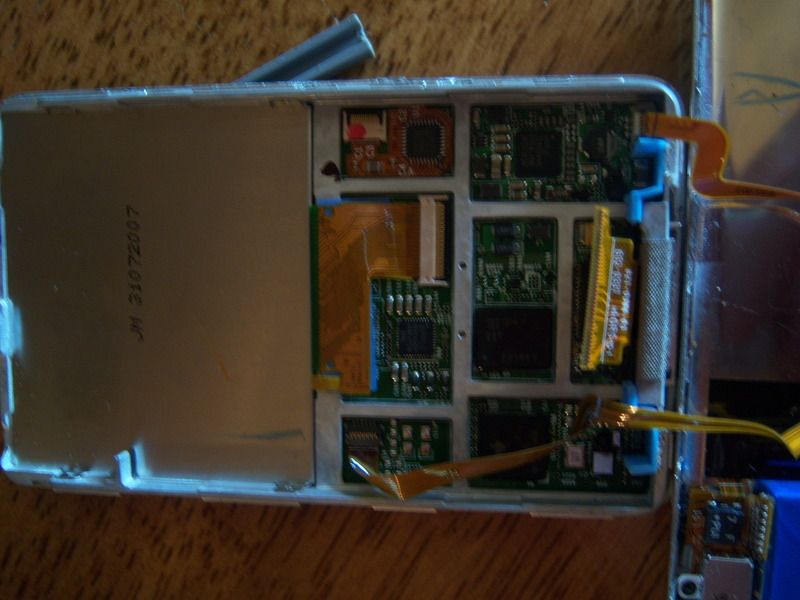 Opening the New Ipod Classic 80Gig