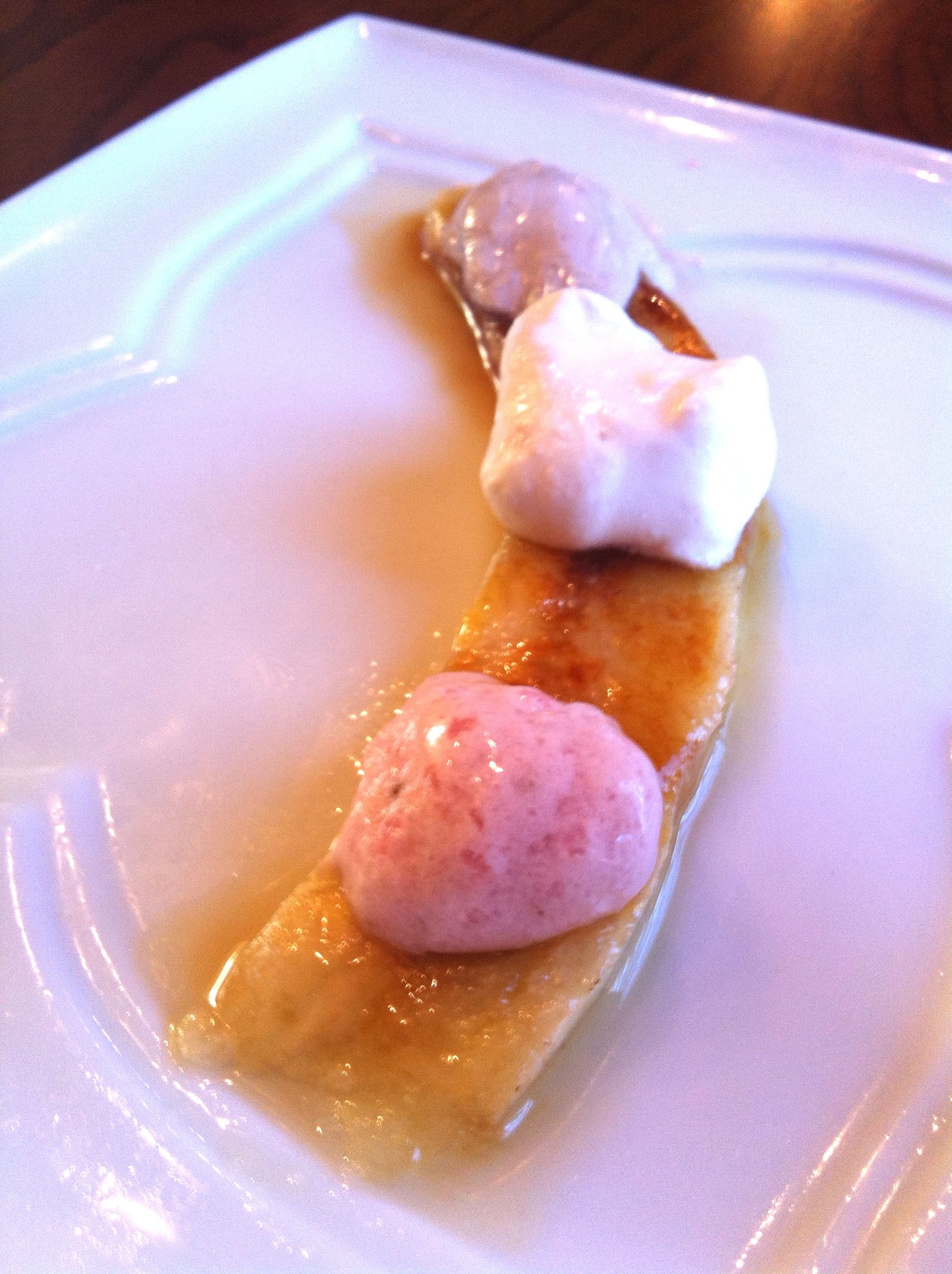 Molecular Banana Split