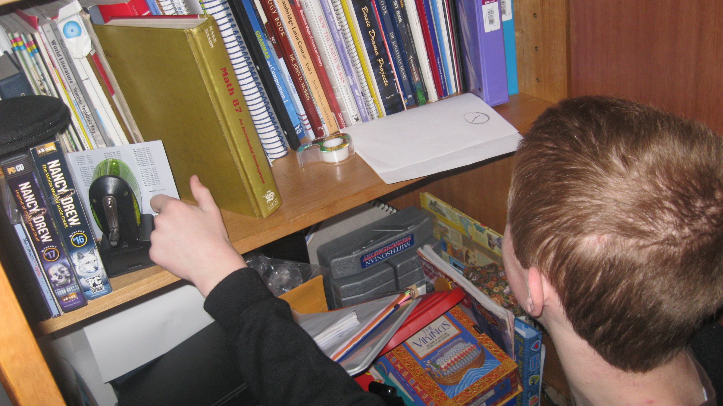 How to (Successfully) Hide a Gift! 7 Steps (with Pictures