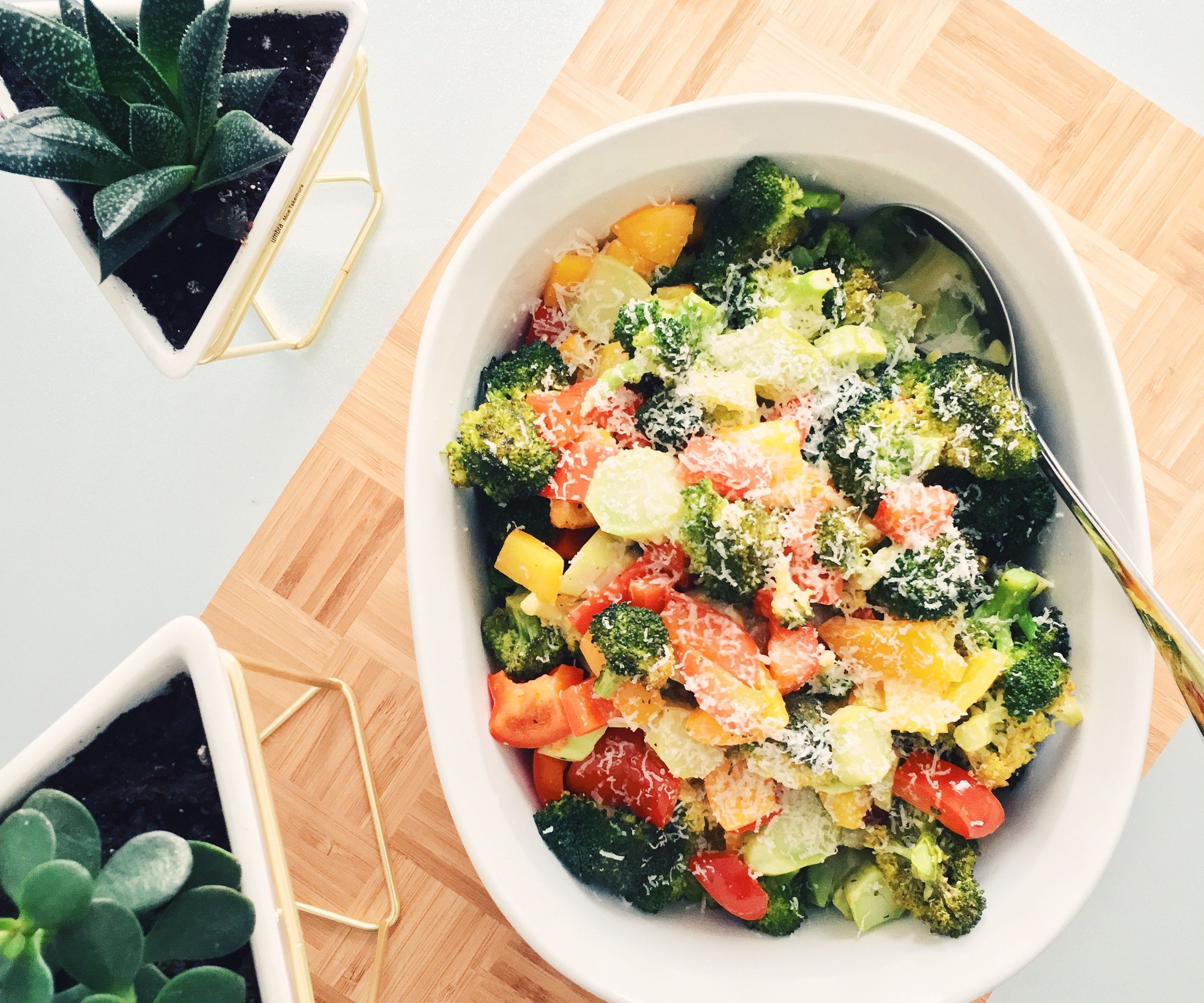 RECIPE | ROASTED BROCCOLI & PEPPERS WITH PARMESAN