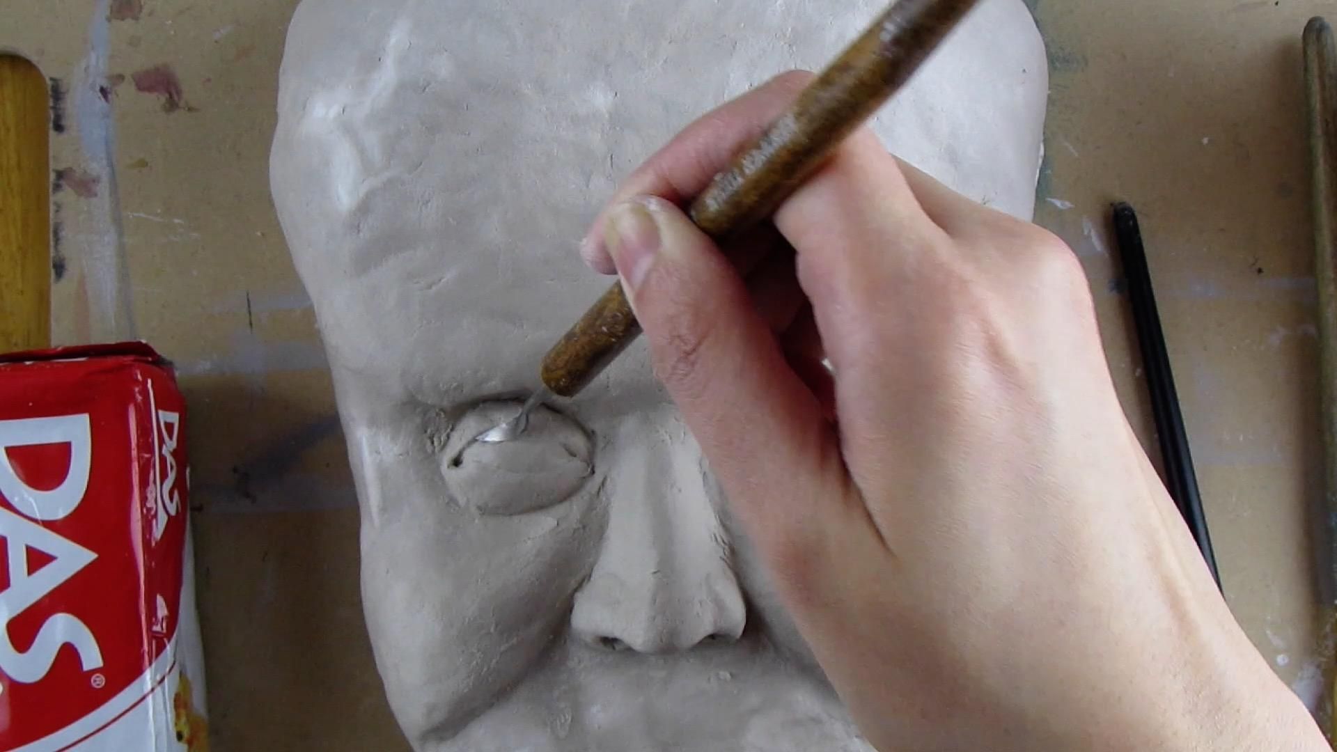 IT Pennywise Paper Mache Wall Decor 5 Steps (with Pictures