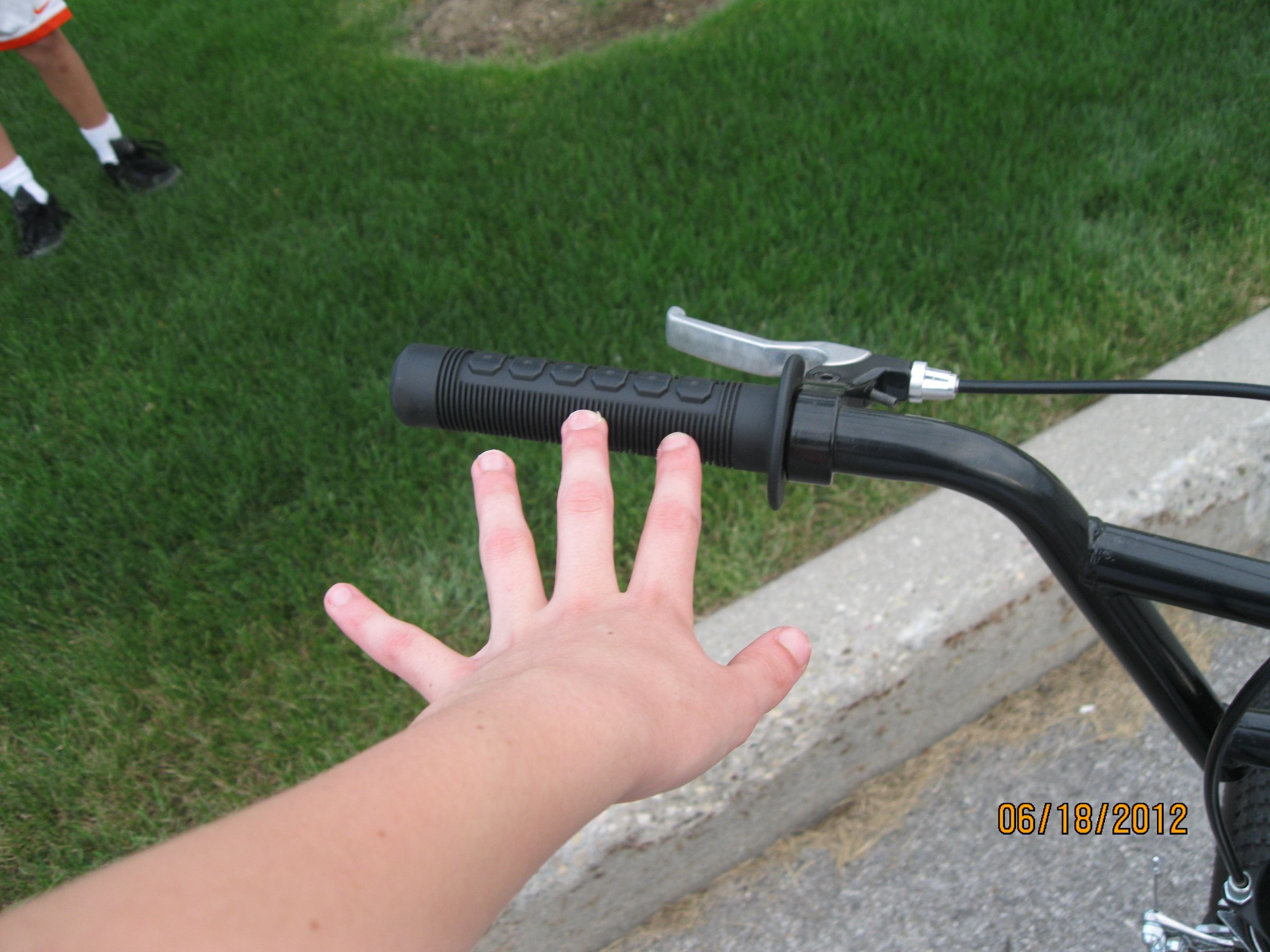 How to Ride a Bike With "No Hands" 3 Steps Instructables