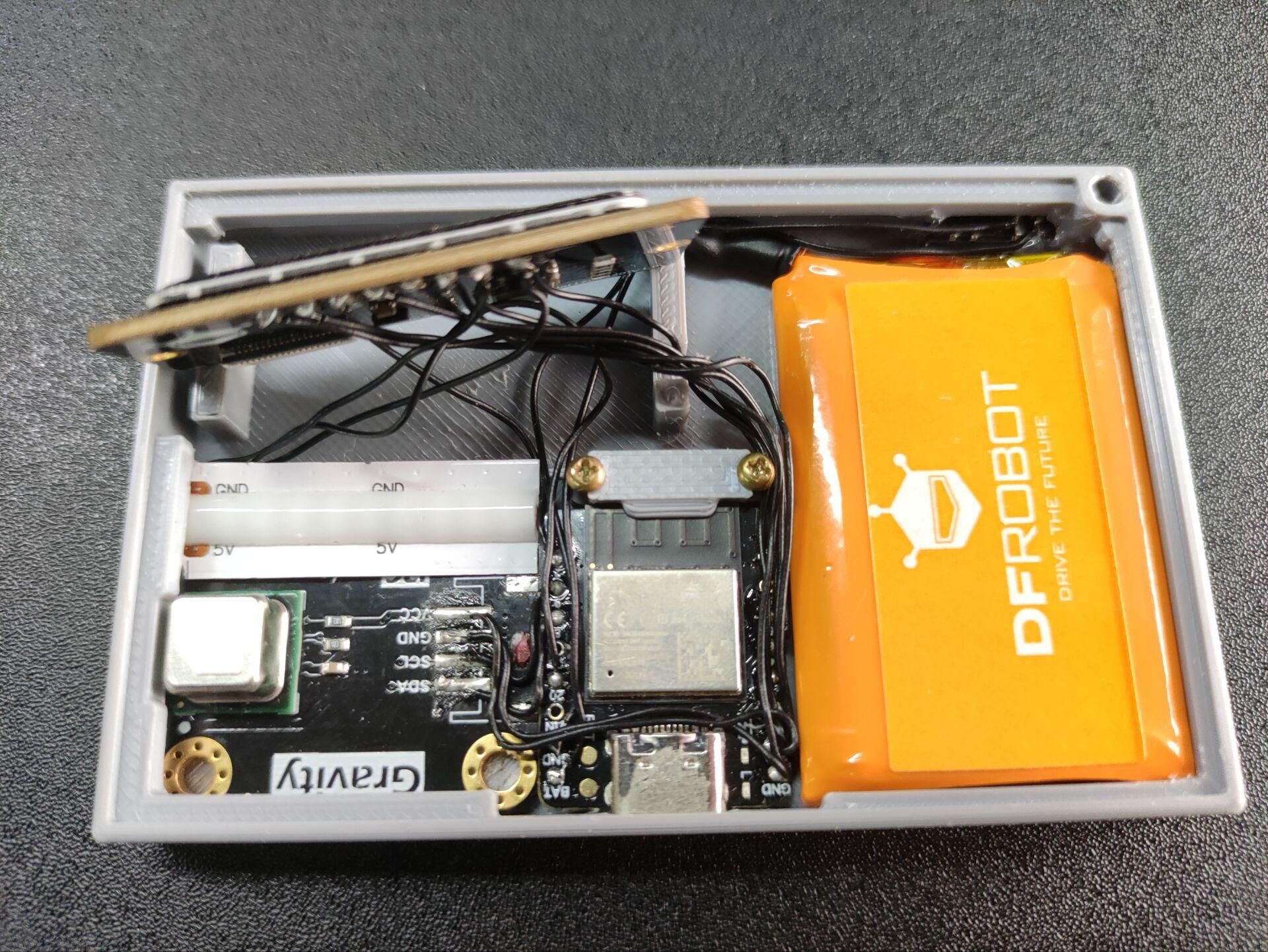 Making a CO2 Concentration Alert Keychain With Infrared SCD41