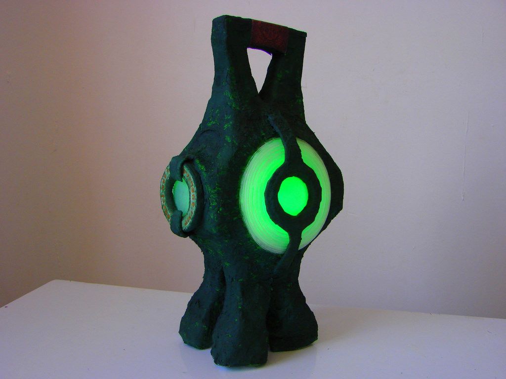 How to Make a Green Lantern Power Battery (2011)