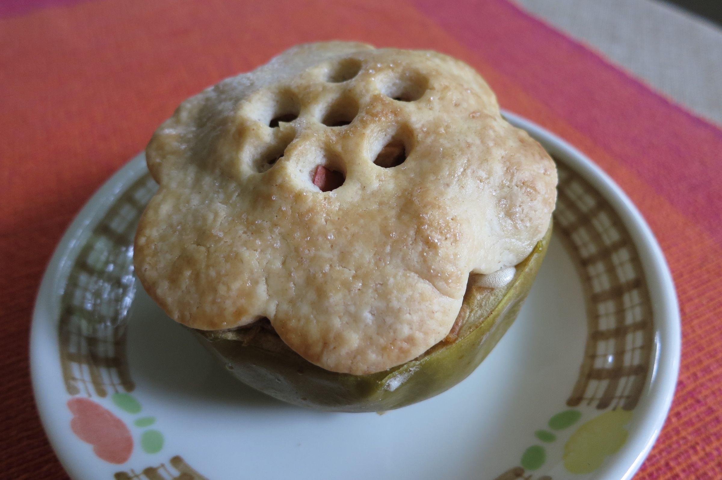 Appleberry Pie in an Apple (Vegan)