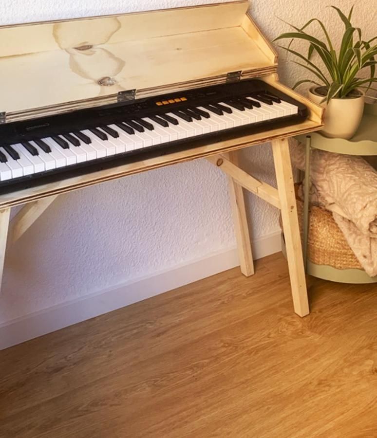 Piano Table With Lid - Perfect for Casio CT-S100 (downloadable Plans and Instructions)