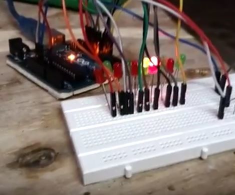 Light Sensitive Worm Using Arduino Uno
