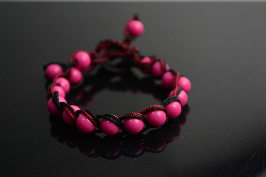 Easy Friendship Bracelets Designs- Weave Your Charm Beads In