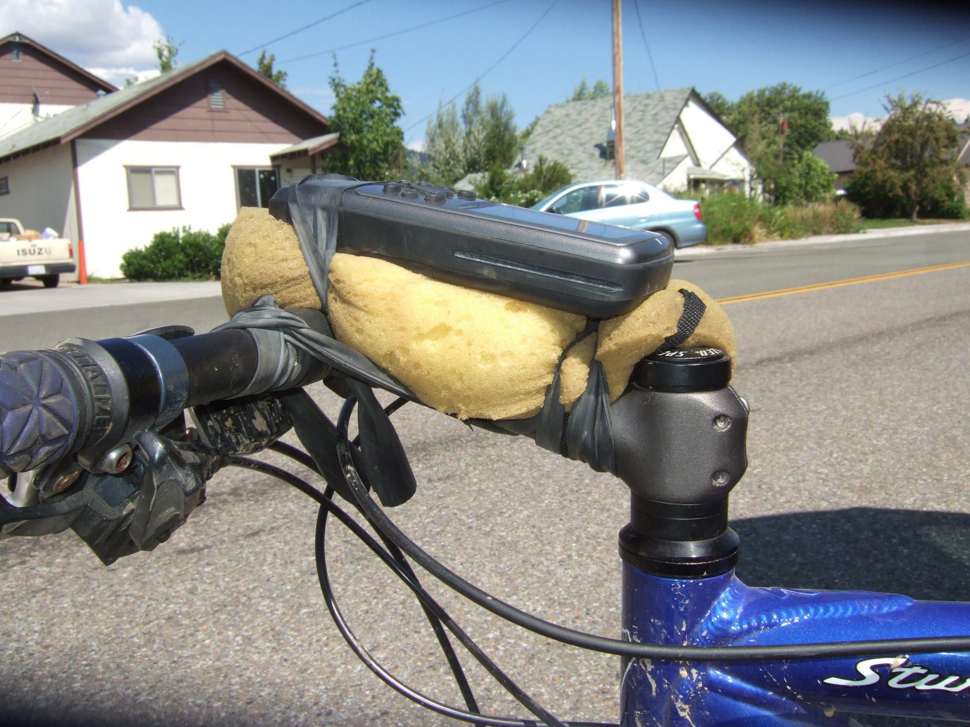 How to Make the Best GPS Bike Mount for Free! 4 Steps Instructables