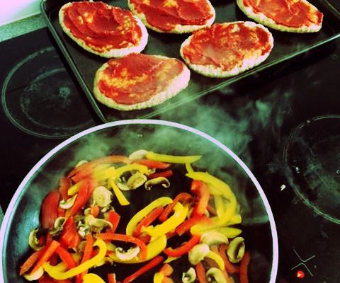 5 Minute Pitta Pizzas