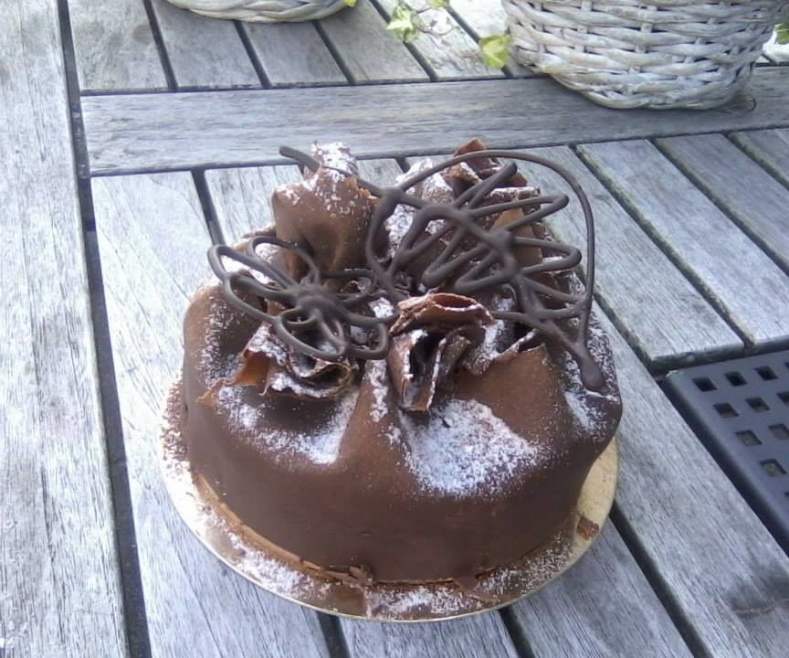 How to Make Foldable Chocolate and a Chocolate/espresso/lavender Mousse Cheesecake.