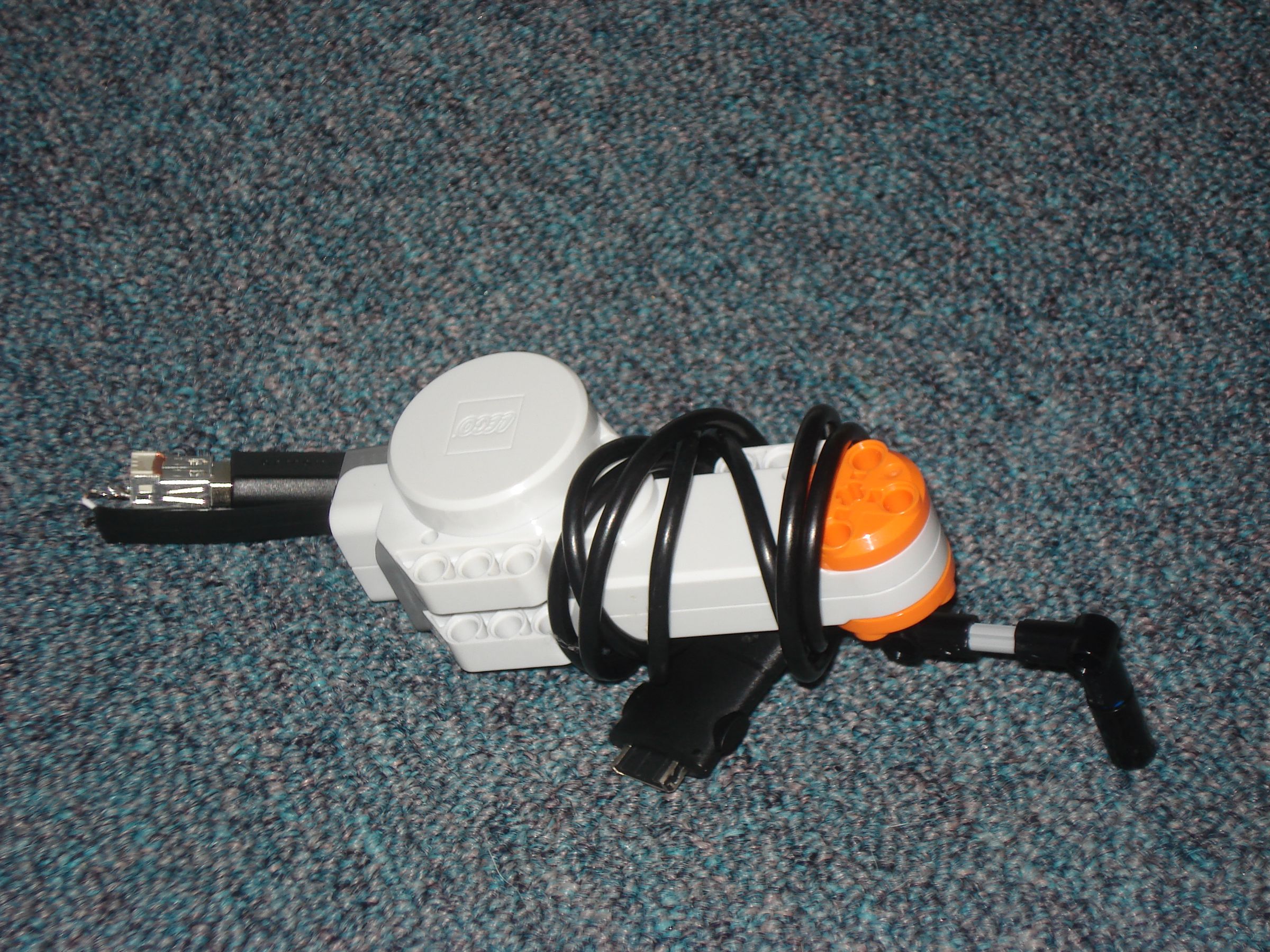 How to Charge Your Mp3 Player Using Lego Mindstroms NXT 8 Steps