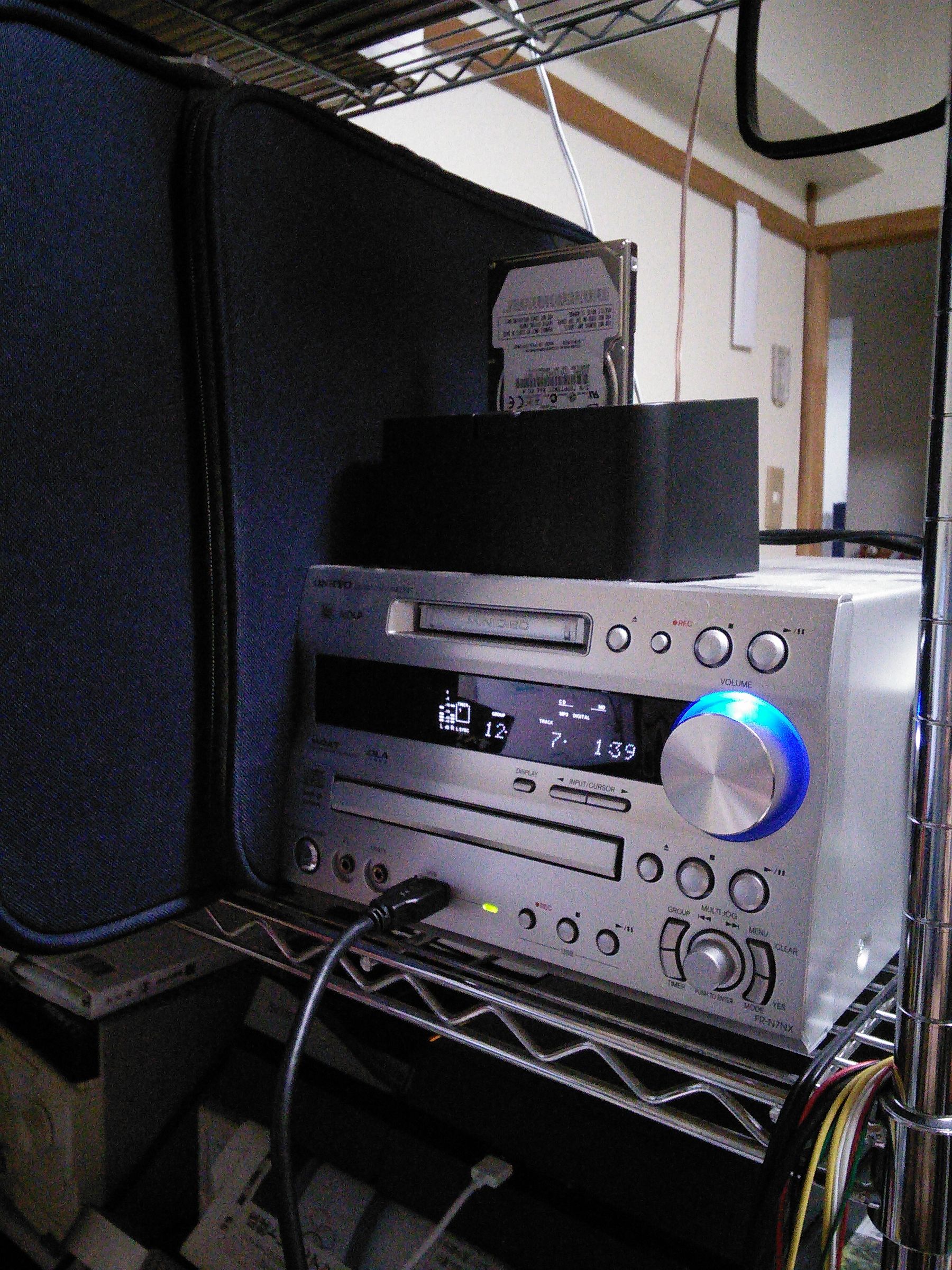 How to connect a HDD to a audio system. for USB memory.