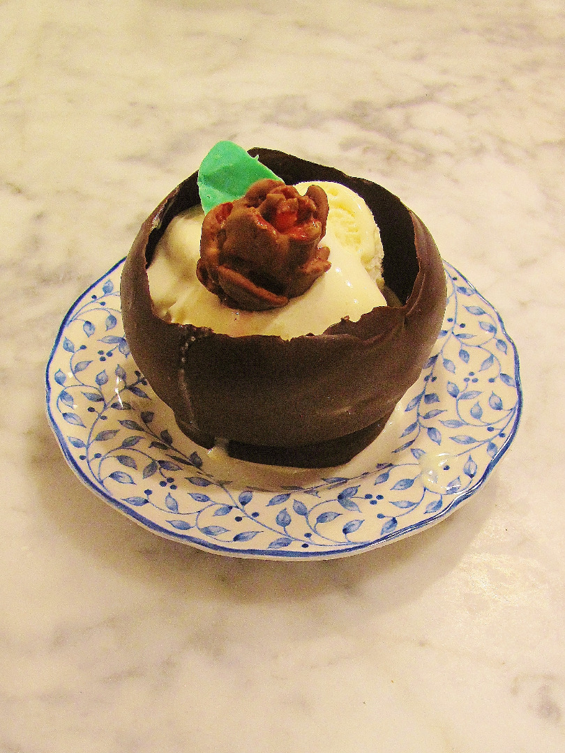 Chocolate Bowls and Strawberry Roses! 