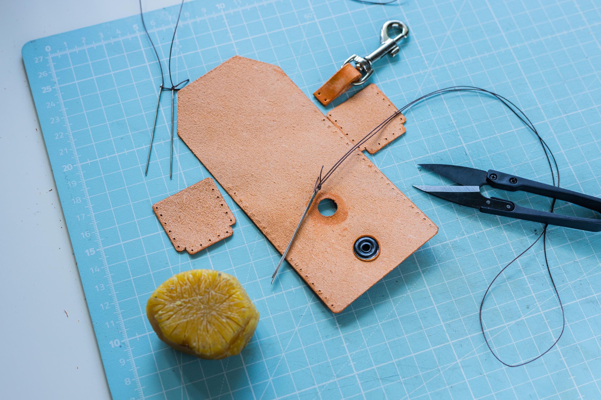 Leather Dog Poop Bag Holder / Dispenser 6 Steps (with Pictures