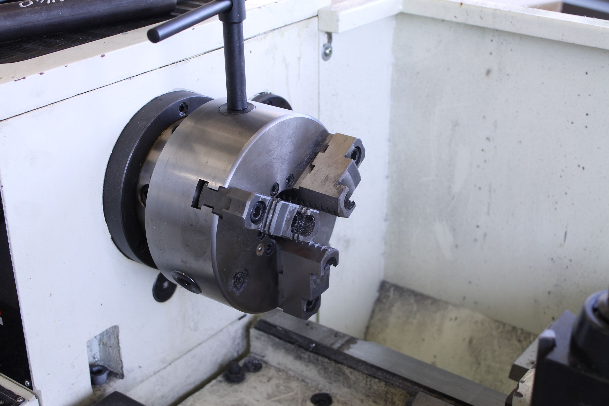 How to Decrease the Diameter of Bar Stock on a Metal Lathe 9 Steps
