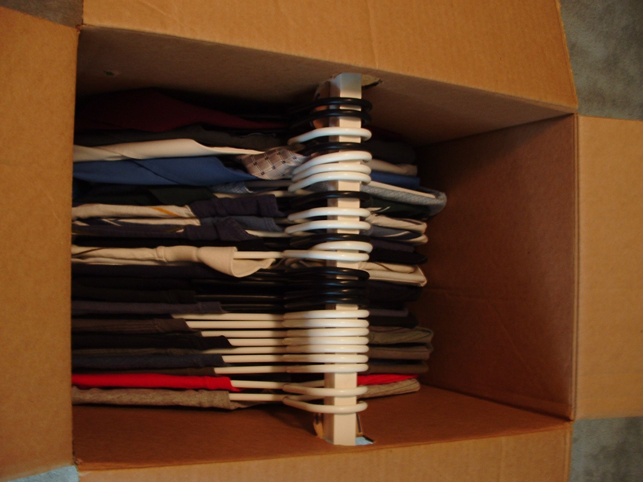 Hanging Clothes Moving Box : 6 Steps - Instructables