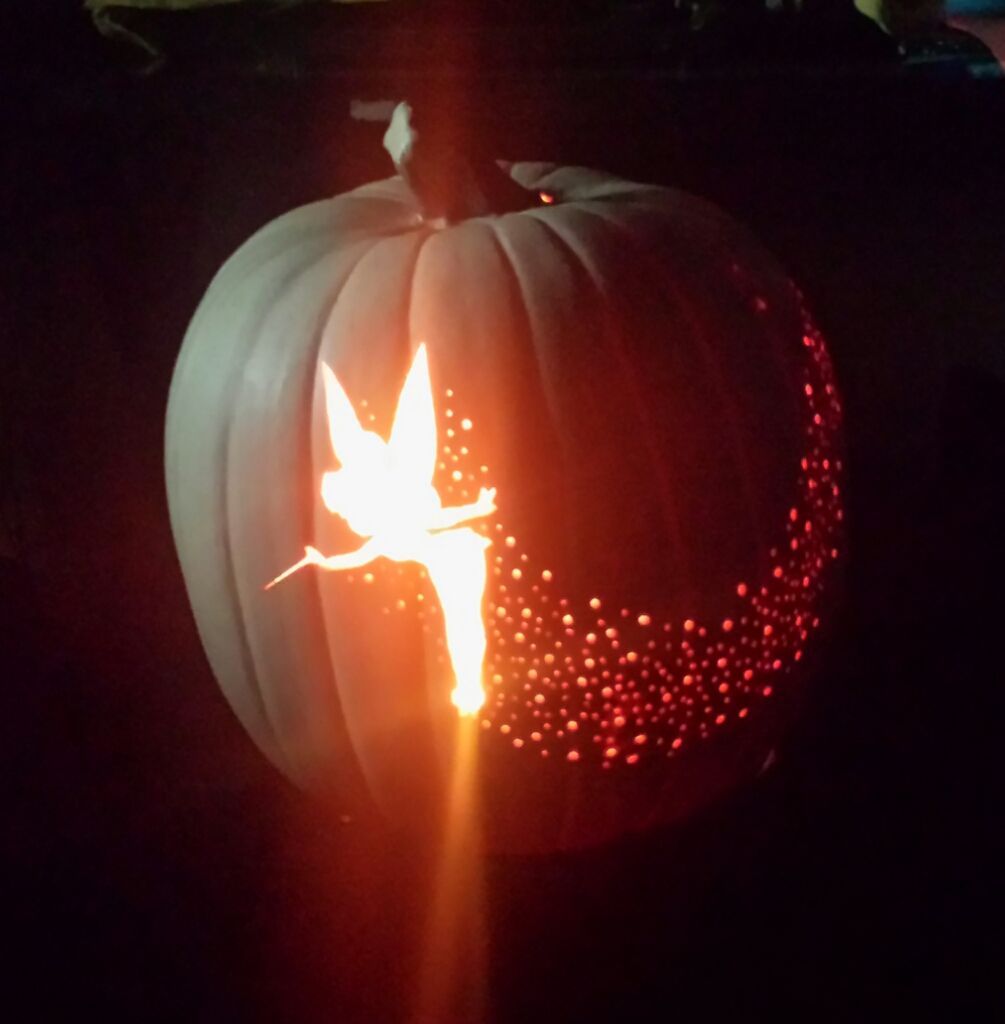 Tinker Bell Pixie Pumpkin Carving Poeira