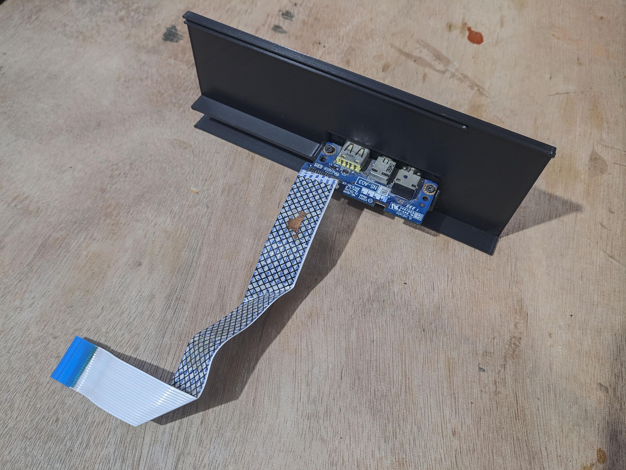 Turn Old Laptop and Monitor Into an AllinOne PC 6 Steps (with