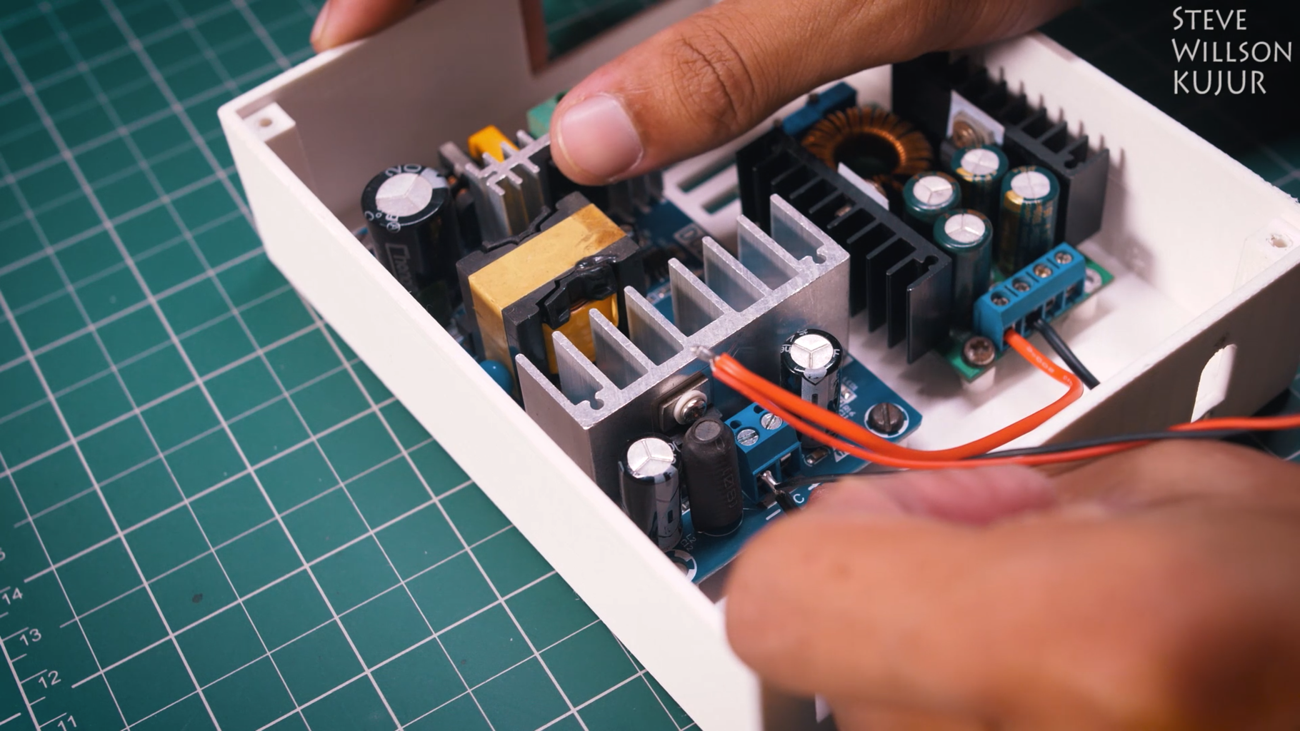 DIY Lithium Battery Charger : 15 Steps Circuit Diagram