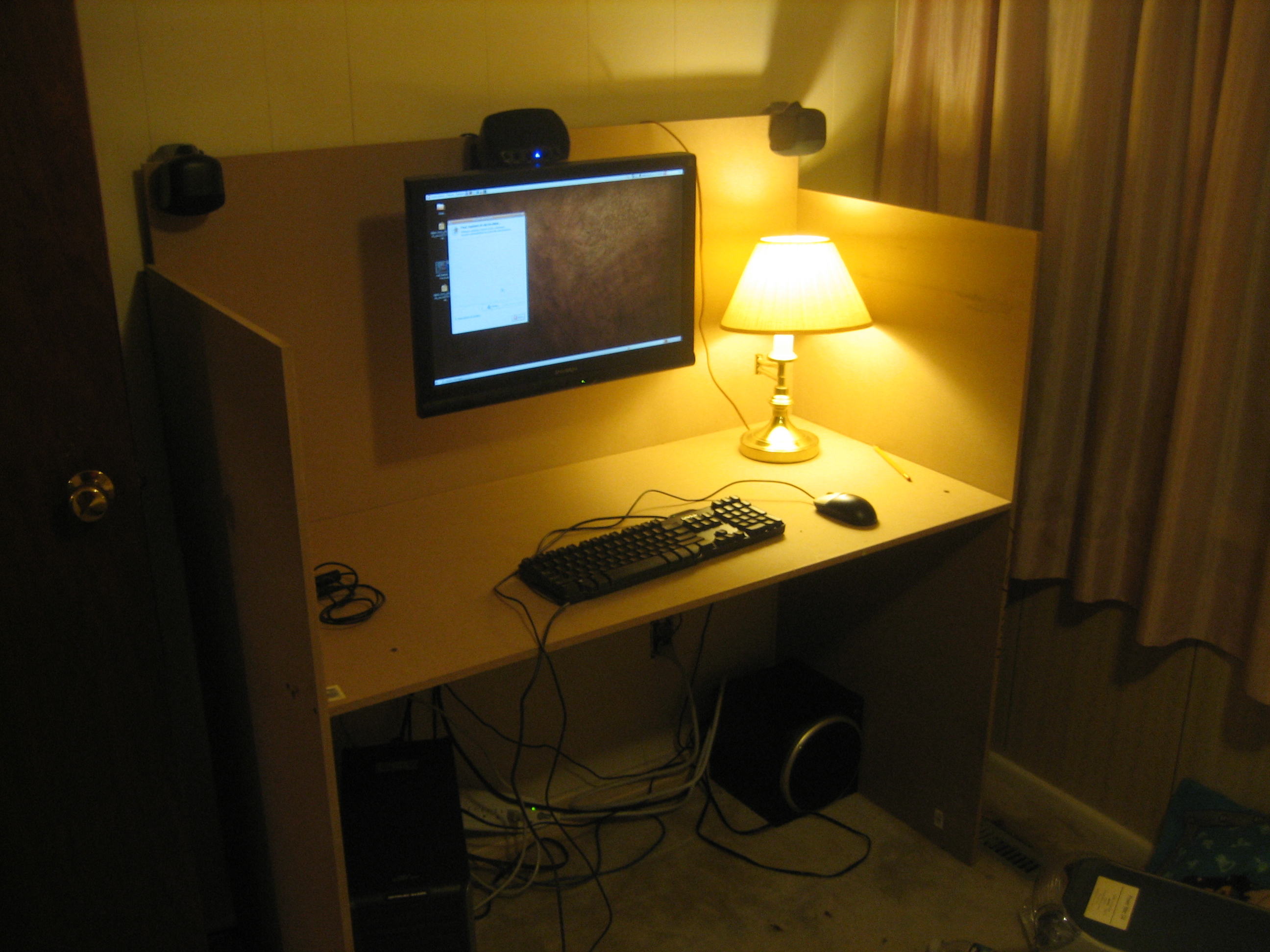 Another Cheap Easy Desk -- 1 Sheet of Plywood and 1 2x3 (or 2x4)