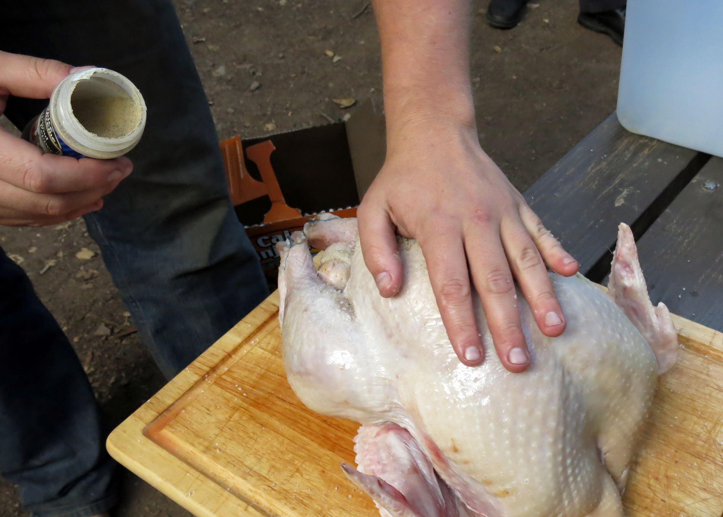 do you cover the pot when deep frying a turkey