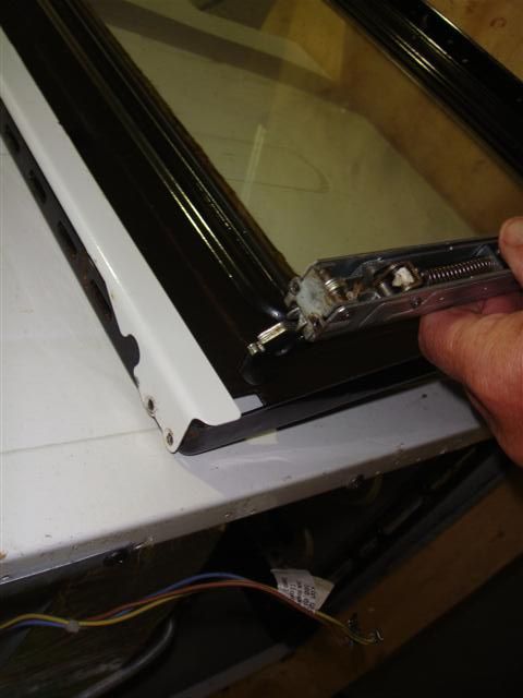 How to Replace the Oven Door Hinge on a Cooker, Cannon, Hotpoint, Indesit, Jackson